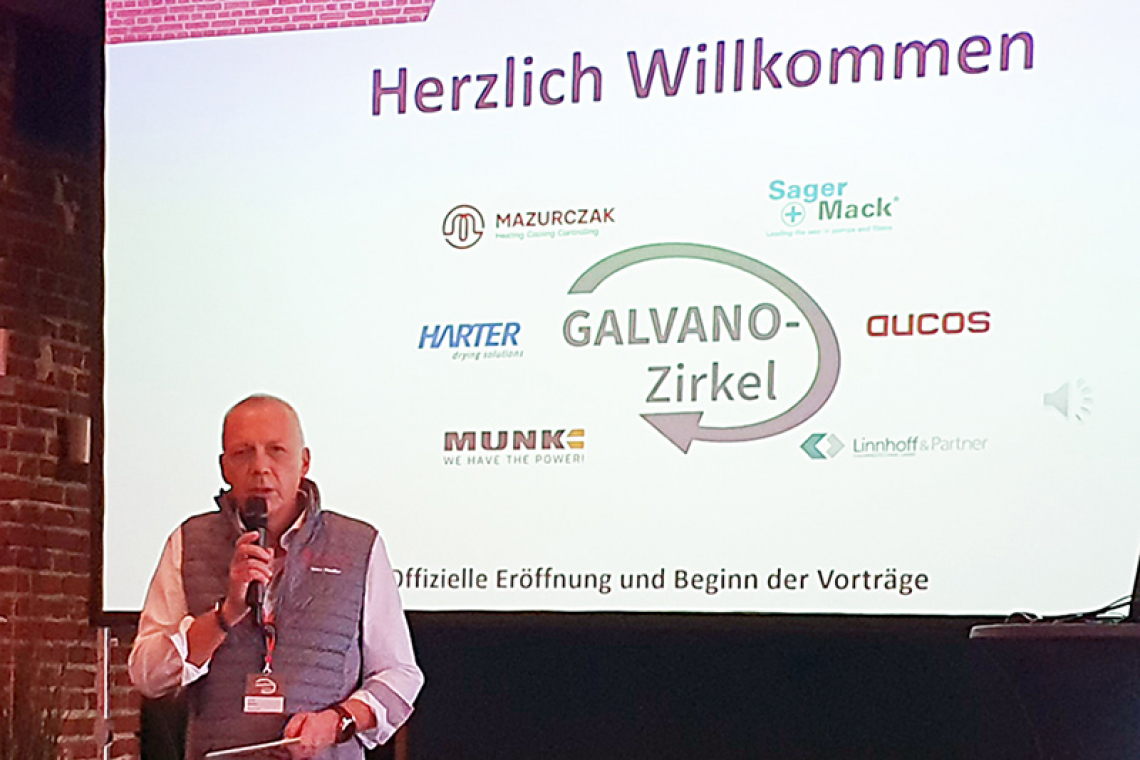 Im vergangenen Jahr hat die Firma Mazurczak den Galvano-Zirkel ausgerichtet. Im Bild: Begrüßung der Teilnehmer durch Frank Pfeuffer.