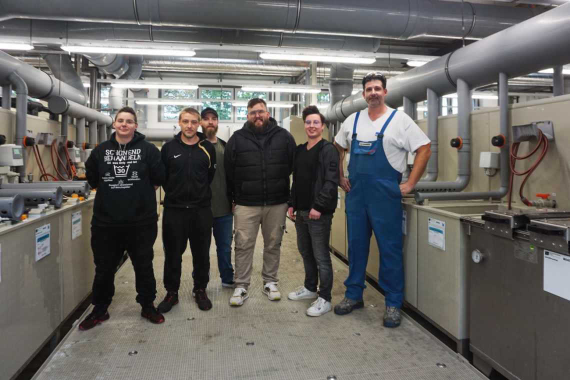 Die Oberflächenbeschichter von morgen im neuen Galvanotechnikum in Solingen (Fotos: Robert Piterek)