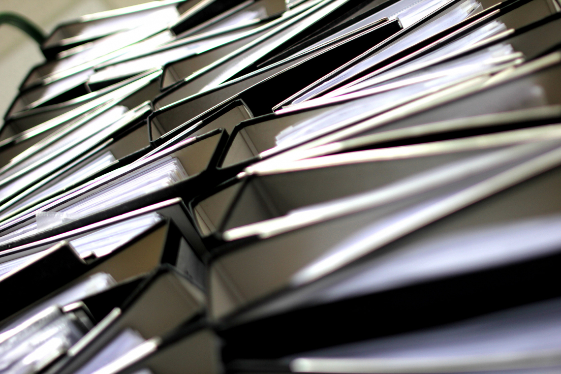 Die Klagen der Industrie über die überbordende Bürokratie nehmen nicht ab (Bild: Christian Schnettelker/CC BY 2.0)