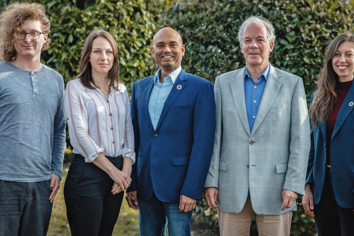 Perovskia Solar Team: Demar Künzle, Pauline Boillat, Gründer und CEO Anand Verma, CTO Dr. Toby Meyer und Jessica Girard (v.l.n.r.) - (Fotos: Perovskia Solar)