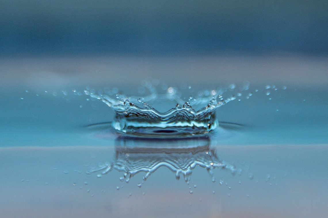 Drop - Pixabay.com/roegger