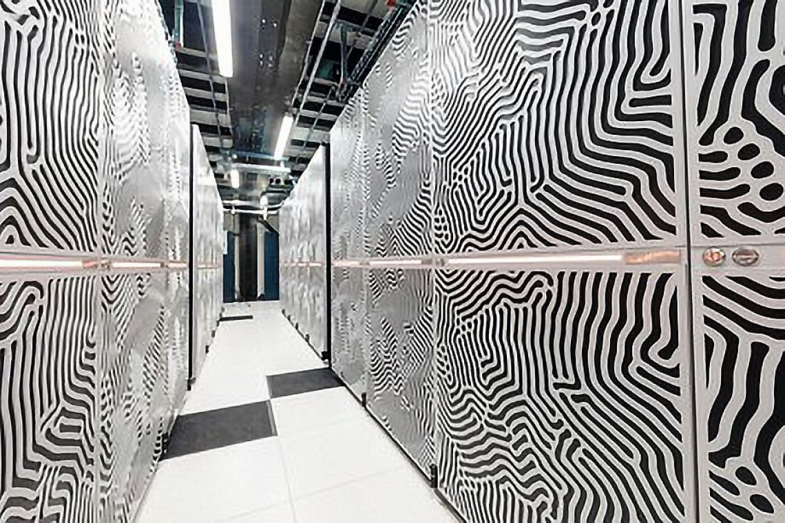 Blick zwischen Racks des Supercomputers Jupiter - (Foto: Forschungszentrum Jülich / Sascha Kreklau)