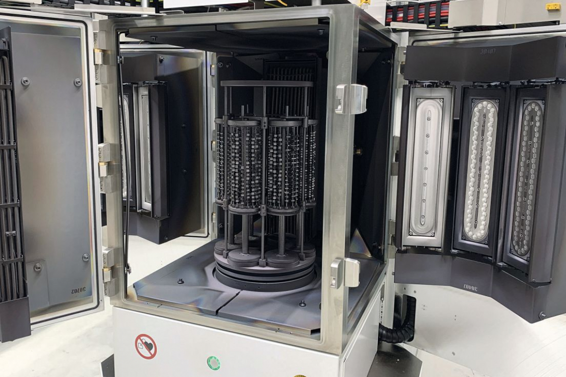 Die CC800-HiPIMS-Beschichtungsanlage bei Boehlerit im Einsatz - (Foto: CemeCon AG)
