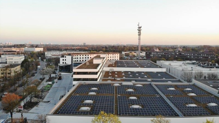 Münchner E-Bike-Flotte erhält Ökostrom aus größter innerstädtischer Photovoltaikanlage
