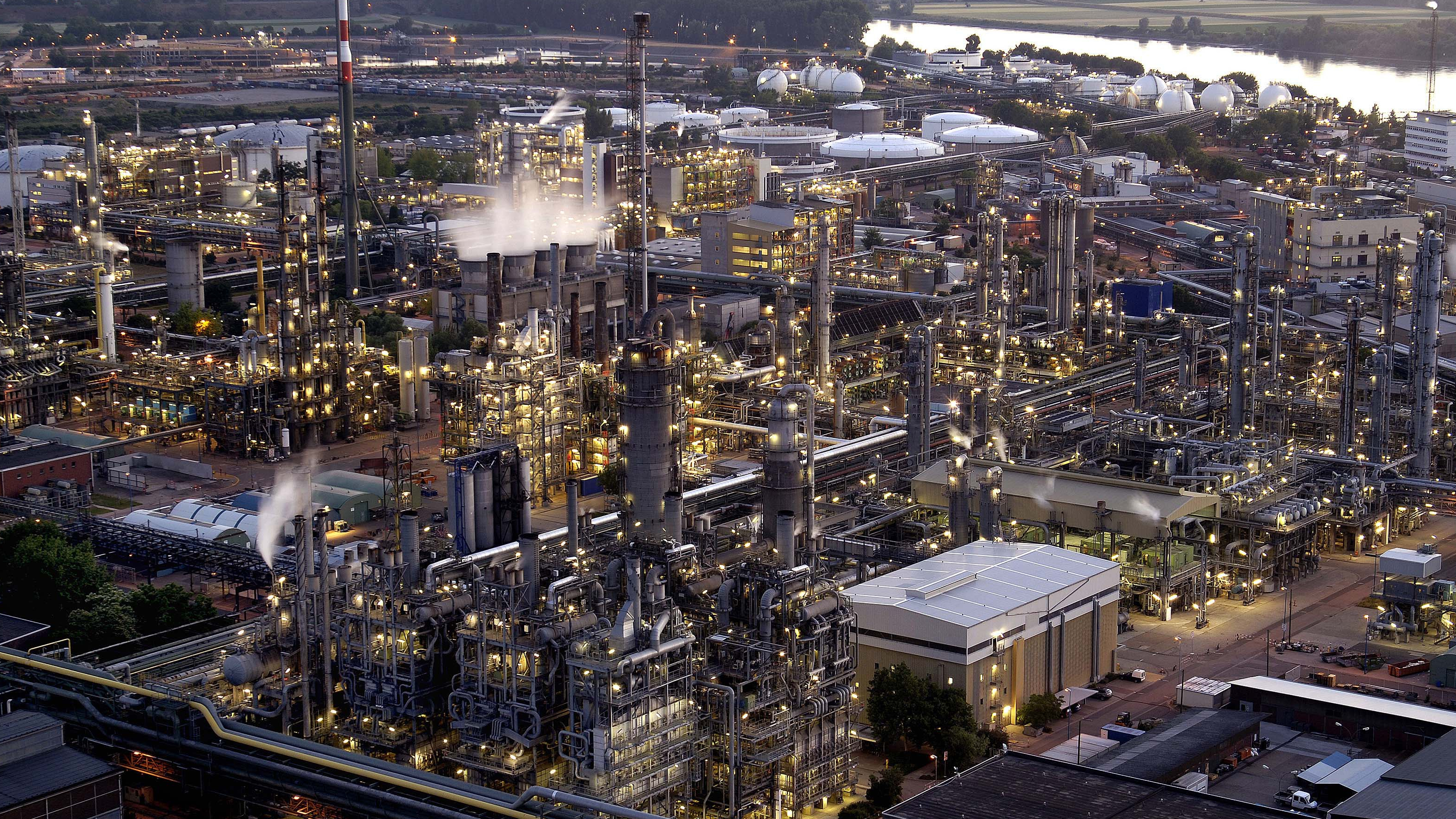 Bundeswirtschaftsministerium fördert erstmals Dekarbonisierungsprojekt für klimafreundliche Chemieproduktion