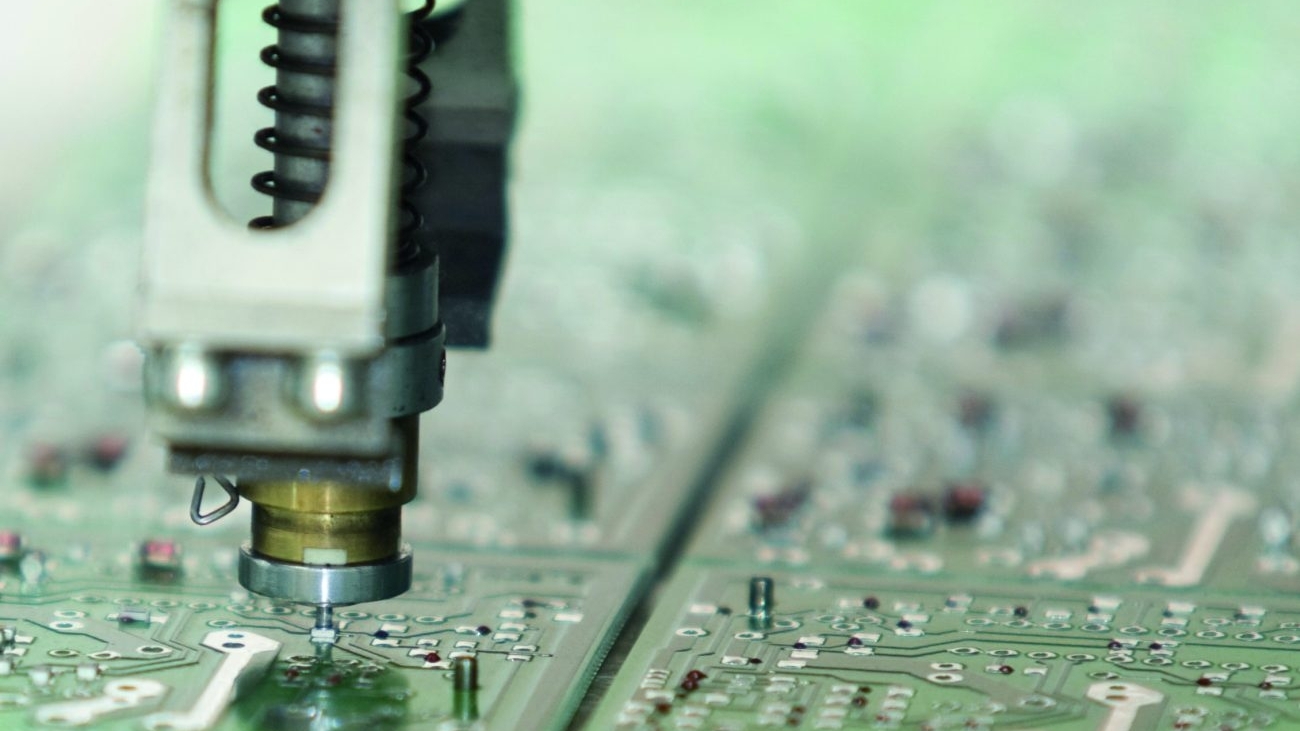 Großer Durchsatz bei hoher Präzision –  Antriebstechnik für Mikroelektronik-Fertigung