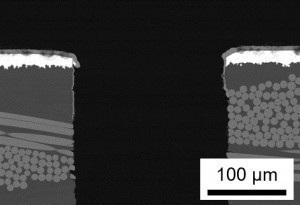 Abb. 9: REM-Aufnahme vom Querschliff eines 200 µm  Vias: Abscheideparameter: TIL = 30 °C, Gleichstromabscheidung: j =  40 mA/cm2, t = 900 s