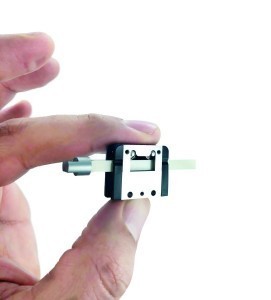 Ihre enorme Miniaturisierbarkeit ist ein weiterer Vorteil der Piezomotoren, die sie zur guten Alternative zu konventionellen Mikromotoren für Messgeräte, medizinische Geräte oder Mikroskope macht