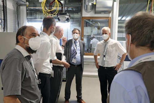 Im Rahmen von Laborführungen konnten die Teilnehmer Einblick in die Verfahrens- und Anlagentechnik des Instituts Materials gewinnen