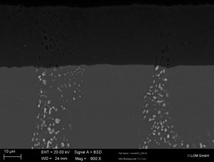 Abb. 9: Ca. 40µm Schichtdicke, aufgelöste Cu-haltige Legierungsphasen