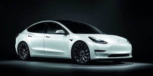 Abb. 5: Tesla Model 3 mit Lithium-Eisenphosphat-Akkus (LFP) 