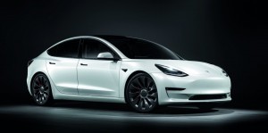 Abb. 5: Tesla Model 3 mit Lithium-Eisenphosphat-Akkus (LFP) 