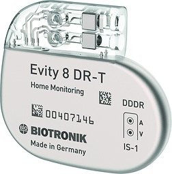 Abb. 7: Anspruchsvolle Elektronik von Dyconex AG, MST – Evity 8 Zweikammer Schrittmacher mit nur 11 cm3 Volumen, 23,2 g Gewicht 