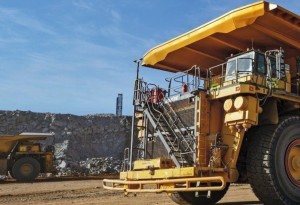 Abb. 2: Ein 220-Tonnen-Bergbau-Lkw braucht 130 Liter Diesel in der Stunde    