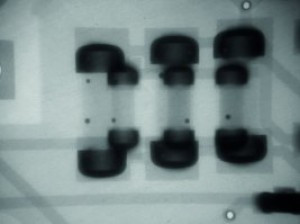 Abb. 3a: MELF mit Mid-Chip-Lotkugeln