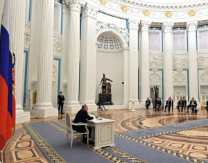 Abb. 3: „König“ Putin hält Hof