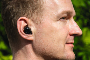 Wearables wie kabellose Kopfhörer sind nach dem Fortschreiten der Korrosion an den Kontakten nicht mehr aufladbar und damit unbrauchbar. 