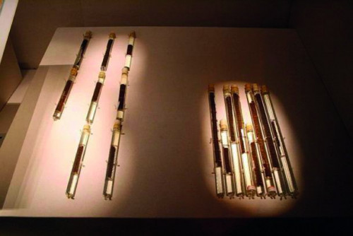 Abb. 3: Die Yinqueshan Han Streifen (1972 bei Ausgrabungen gefunden) enthalten auch Teile von Sun Tzus Kunst des Krieges, im Shandong Museum zu finden