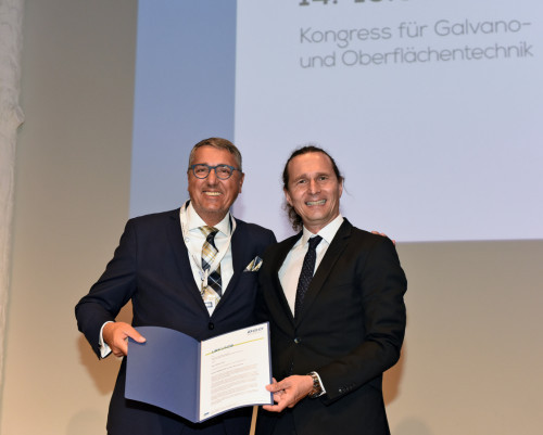 DGO-Ehrenmitglied ist Rainer Venz (links) mit dem DGO-Vorstandsvorsitzenden Dr. Martin Metzner