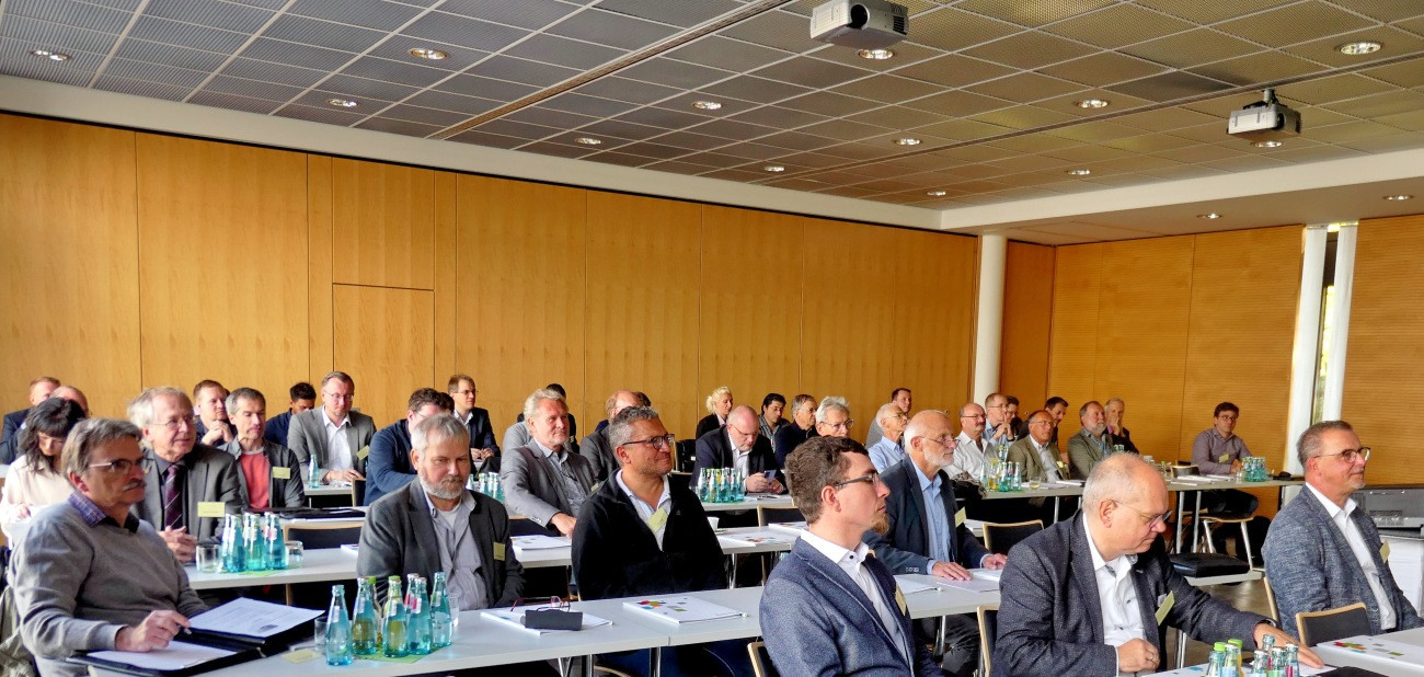 Aufmerksam wurde beim Treffen des sächsischen Arbeitskreises Elektrotechnologie den Vorträgen gelauscht