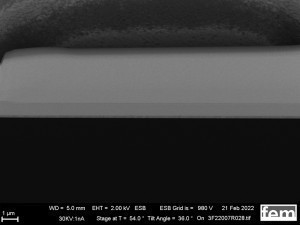 b) 20 nm homogene Polymerschicht, ITO;