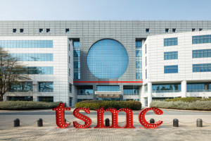 Abb. 3: TSMC Fab 6, das im Juni 2023 eröffnete Werk für Advanced Packaging und Testing