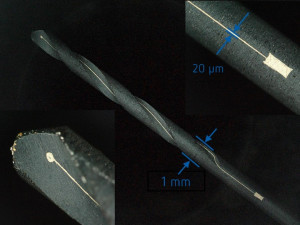 Abb. 3: Gedruckte Strukturen in der Nut eines Bohrers mit einem Durchmesser von 1mm; Bild: Cicor Group