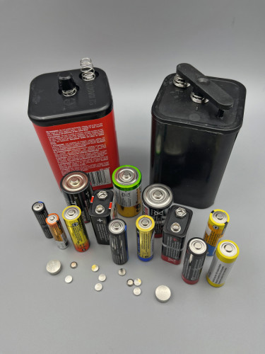 Alte Batterietypen können zu viele Schwermetalle enthalten – problematisch für Gesundheit und Umwelt