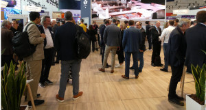 Hoher Gesprächsbedarf am Stand von STMicroelectronics