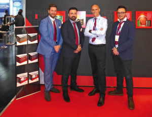 Das Team von Elemaster von links nach rechts: Simone Galimberti, Technical Sales Manager, Fabrizio Tornetta, Sales Director DACH, Marco Ferrari, CEO Eletech, Gabriele Stagnaro Business Development Eletech.