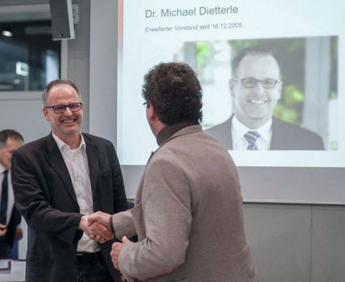 Erich Arnet dankte Dr. Michael Dieterle für sein langjähriges Engagement