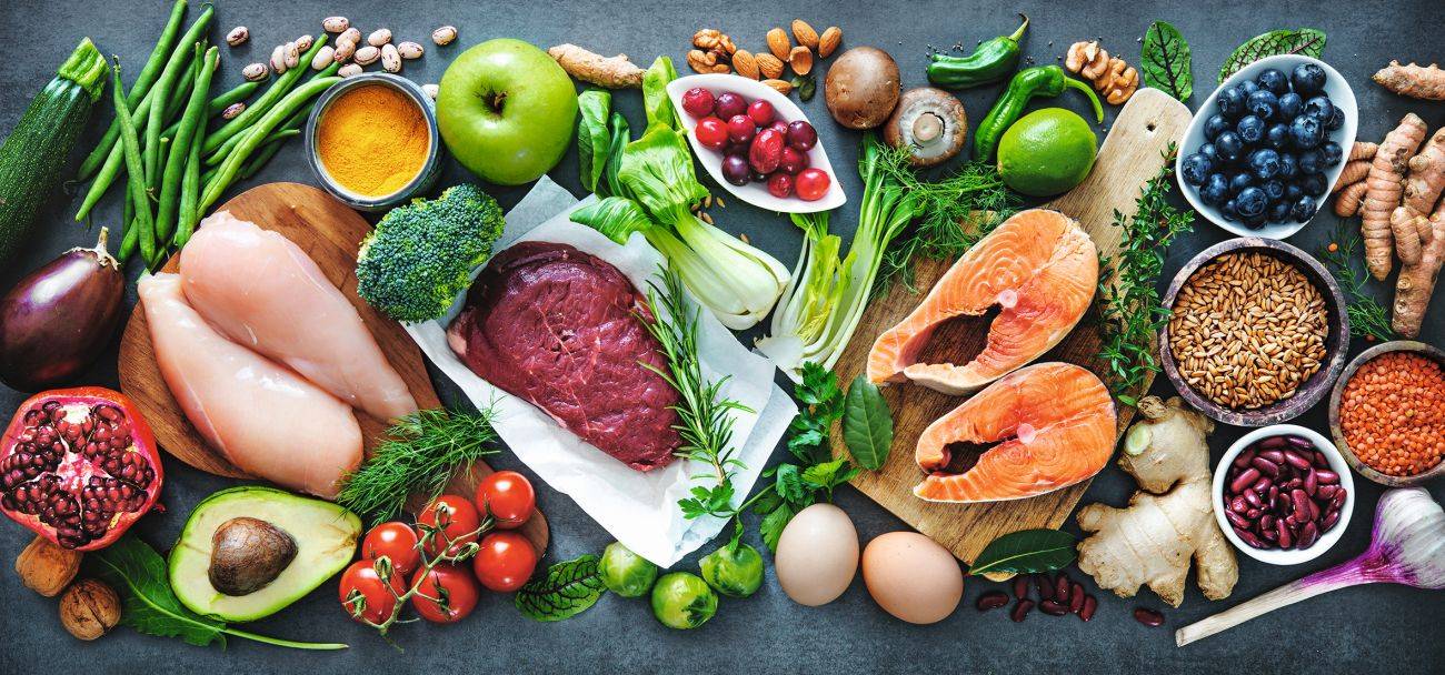 Gesunde Mitarbeiter sind leistungsfähiger und machen weniger gefährliche Fehler. Eine ausgewogene Ernährung gehört dazu - Foto: Alexander Raths/stock.adobe.com  