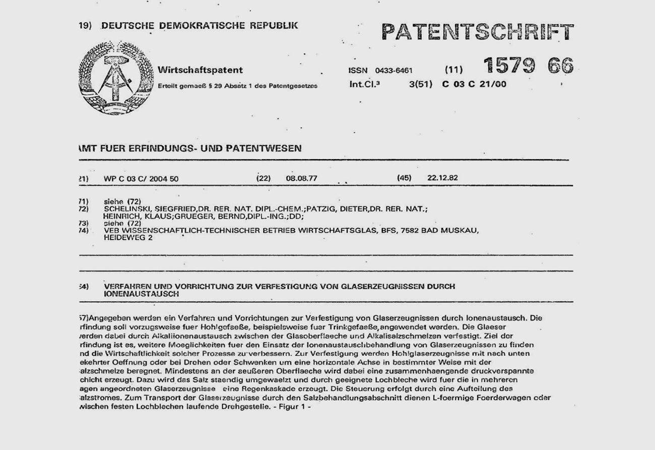 Wie dieses Patent aus der ehemaligen DDR zeigt, ist für Superfest-Glas eine druckverspannte Schicht auf der Glasoberfläche erforderlich - Quelle: Wikipedia