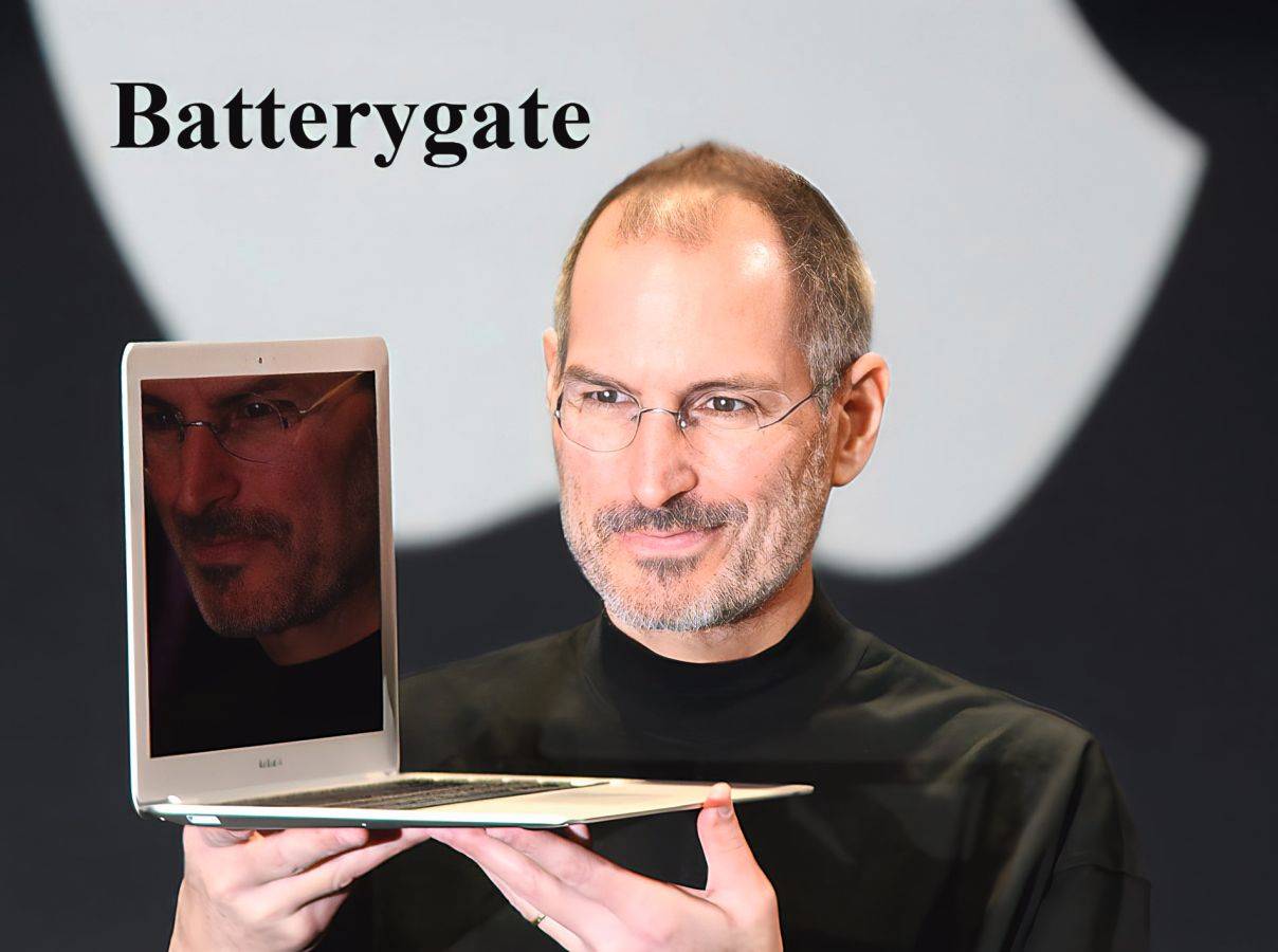Apple-Gründer Steve Jobs mit einem Macbook. Apple wurde beschuldigt, ältere iPhone-Modelle durch Software-Updates zu verlangsamen, um Kunden zum Kauf neuer Geräte zu animieren - Foto: Matthew Yohe, CC BY 3.0, wikimedia 