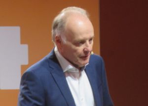ZVEI-Präsident Dr. Gunther Kegel bei der Keynote