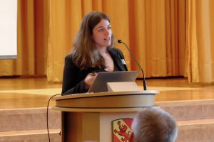 Dr. Evelyne Parmentier