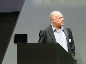 Felix Bernhardt betrachtete den KI-Einsatz bei der AOI
