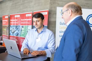 Die Leiter der FED-Regionalgruppe Düsseldorf, Kostas Mouselimis und Hanno Platz, werden nützliche Informationen für die FED-Mitglieder zusammenstellen