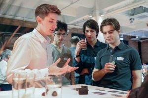 Bis zum 30. September können sich junge Bastler mit einem selbst entwickelten Hardwareprojekt für den PAUL Award 2025 bewerben