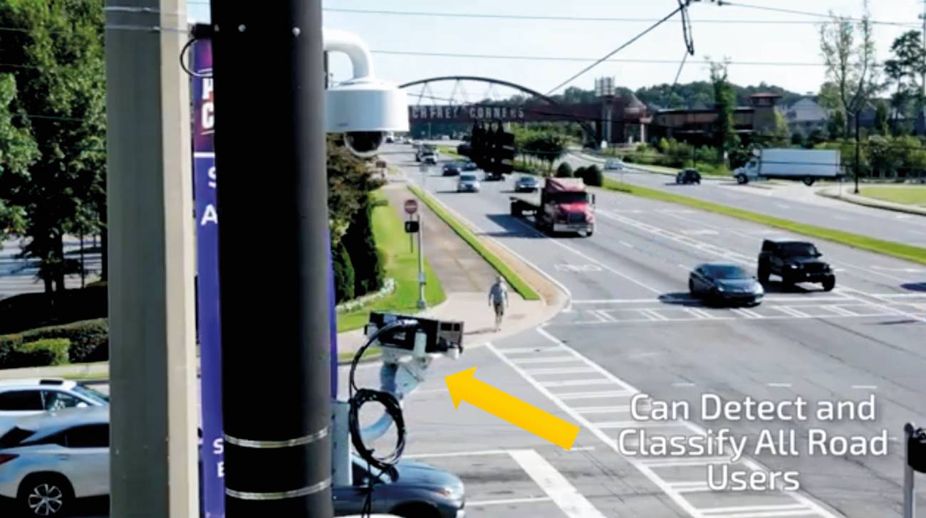 Abb. 4: Seyond Fernbereichs- und Nahbereichs-LiDAR-Sensoren (Pfeil) zur Verkehrssteuerung, welche unterschiedliche Verkehrsteilnehmer-Typen treffgenau identifizieren können Abb. 4: Seyond Fernbereichs- und Nahbereichs-LiDAR-Sensoren (Pfeil) zur Verkehrssteuerung, welche unterschiedliche Verkehrsteilnehmer-Typen treffgenau identifizieren können