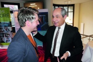 Der Präsident des SEMI Europa, Laith Altimime im Gespräch mit Michael Kaiser/Smart Systems Hub Dresden GmbH (links) 