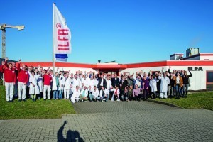 ILFA-Team vor dem Firmengebäude (Quelle: Ilfa)