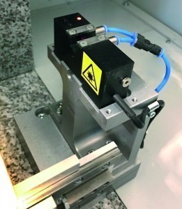 Abb. 2: Automatische Laservermessung für Durchmesser der Werkzeuge, Spindelrundlauf und Positionsabgleich der Werkzeugspitze