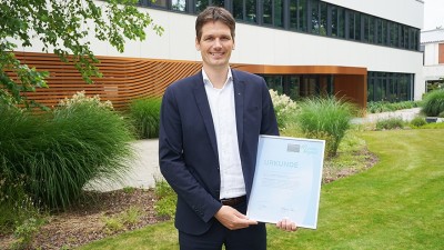 Bildunterzeile 4: Dr. Stephan Middelkamp, Zentralbereichsleiter Qualität und Technologien bei Harting, freut sich über die Auszeichnung
