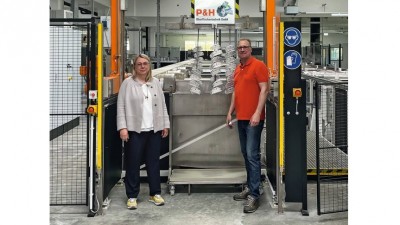 Kristin Pippig-Schmid u. Dirk Hüwelhans gründeten 2020, mitten im ersten Corona- Lockdown ihre P &amp; H Oberflächentechnik GmbH. Ein Angebotsschwerpunkt ist die Beschichtung von Aluminium.