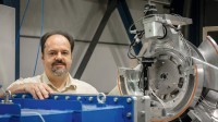 Arbeitet an effizienteren Flugzeugtriebwerken: Der Leiter des Turbomaschinenlabors der TU Graz Emil Göttlich
