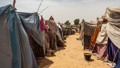 Abb. 1: Ostafrikanische Flüchtlinge in Wüstenlagern. Fehlender Regen macht immer mehr Gegenden in Afrika  unbewohnbar