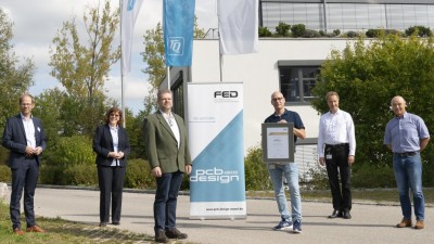 (von links nach rechts): Christoph Bornhorn (FED-Geschäftsführer), Erika Reel (FED-Vorstand Design), Norbert Walser (Bereichsverantwortlicher Layout), Georg Scheuermann (TQ-Systems, Preisträger PCB Design Award), Rüdiger Stahl (Geschäftsführer TQ-Systems), Detlef Schneider (Geschäftsführer TQ-Systems)