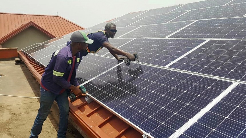 Photovoltaik: Strom für Afrikas Mittelstand