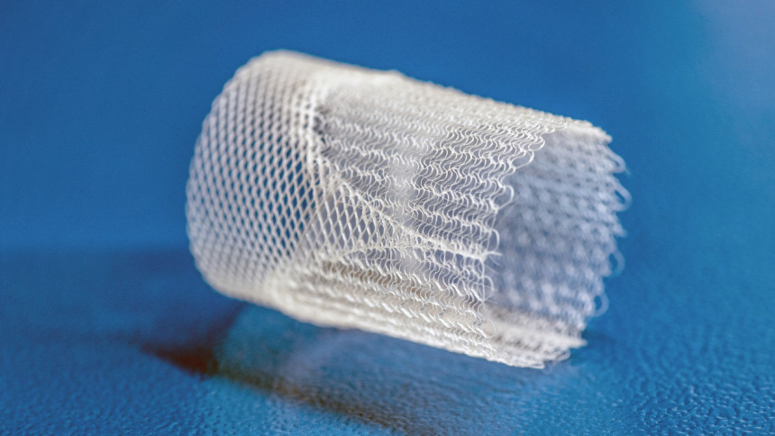 Ein fertig gedrucktes strukturelles Gerüst für eine Herzklappe in Nahaufnahme. Gut zu erkennen sind die unterschiedlichen Strukturen, die für eine passende Biomechanik sorgen (Fotos: Andreas Heddergott / TUM)